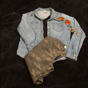 💕 4/$15 KISS & CRY camouflage skinny jeans size 3